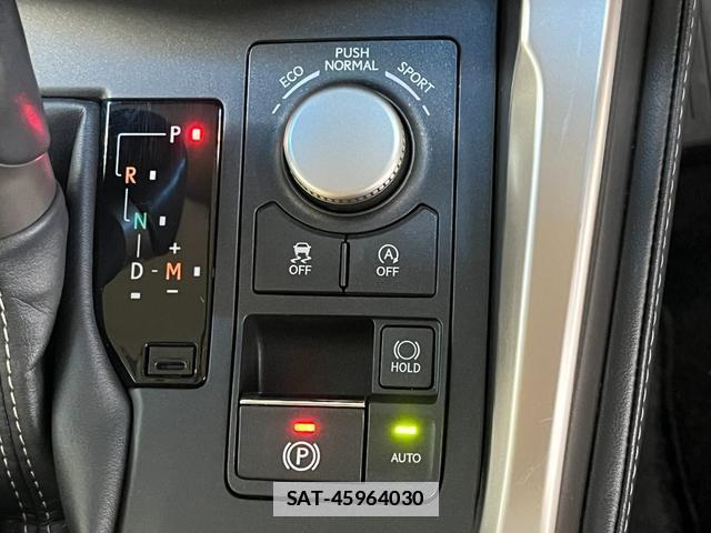 Lexus NX 2014-09 7801895-15