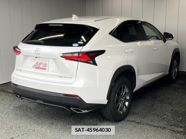 Lexus NX 2014-09 7801895-2