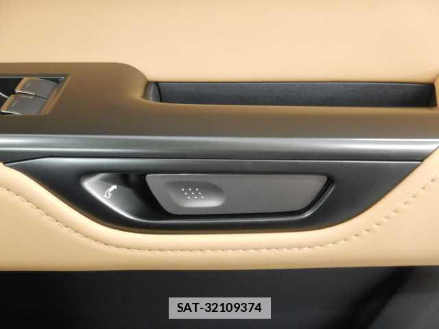 Lexus NX 2024-12 7810860-12