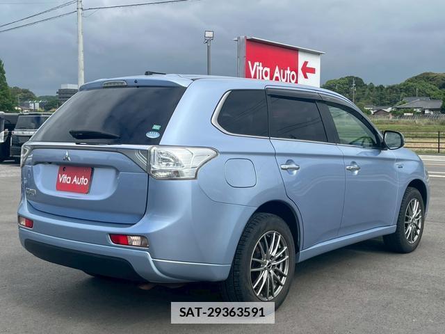 Mitsubishi OUTLANDER PHEV 2014-08 7797217-14