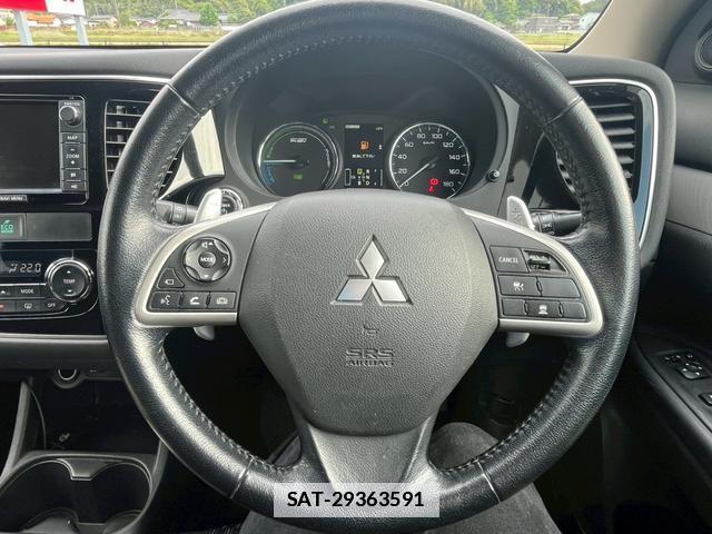 Mitsubishi OUTLANDER PHEV 2014-08 7797217-19