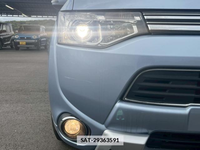 Mitsubishi OUTLANDER PHEV 2014-08 7797217-6