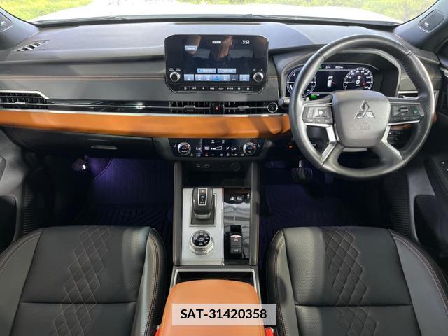 Mitsubishi OUTLANDER PHEV 2022-03 7798272-1