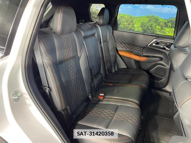 Mitsubishi OUTLANDER PHEV 2022-03 7798272-8
