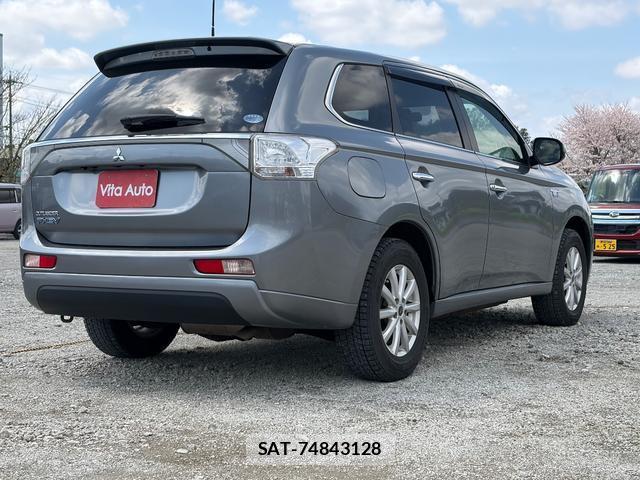 Mitsubishi OUTLANDER PHEV 2013-03 7798535-10