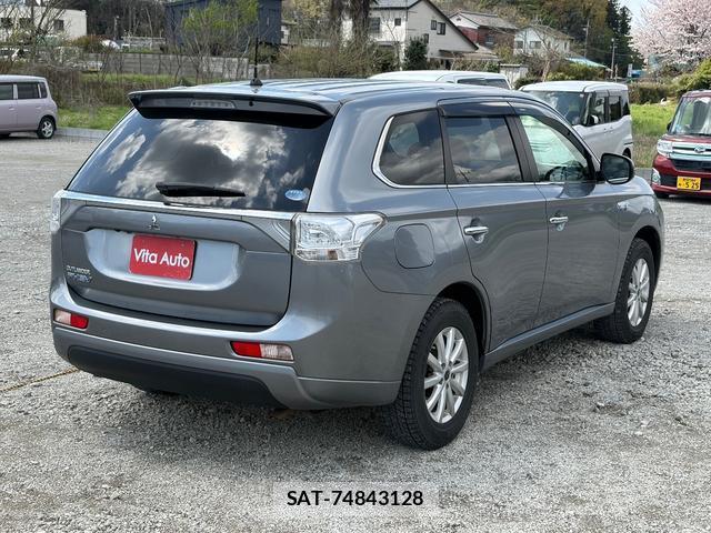 Mitsubishi OUTLANDER PHEV 2013-03 7798535-11