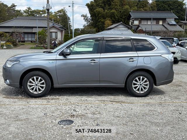 Mitsubishi OUTLANDER PHEV 2013-03 7798535-12