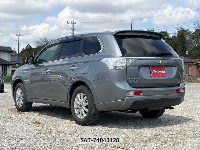 Mitsubishi OUTLANDER PHEV 2013-03 7798535-16