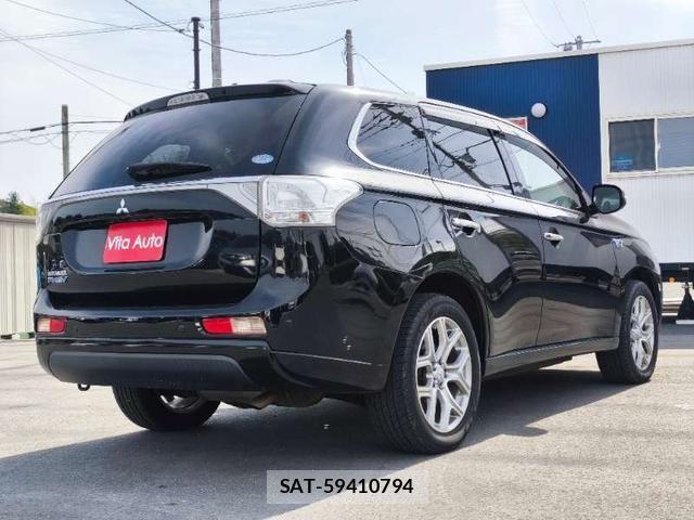 Mitsubishi OUTLANDER PHEV 2013-10 7798544-12