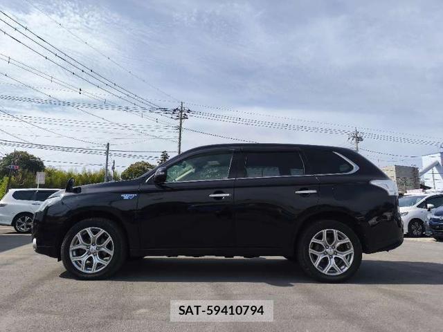 Mitsubishi OUTLANDER PHEV 2013-10 7798544-17