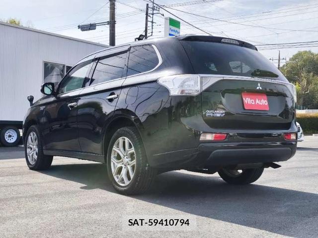 Mitsubishi OUTLANDER PHEV 2013-10 7798544-19