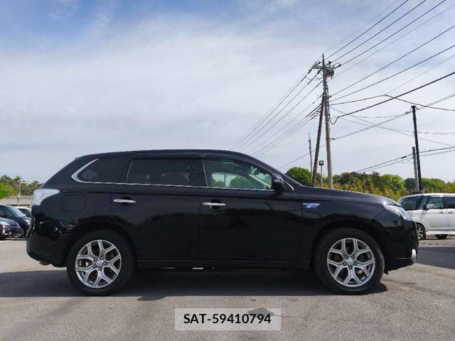 Mitsubishi OUTLANDER PHEV 2013-10 7798544-2