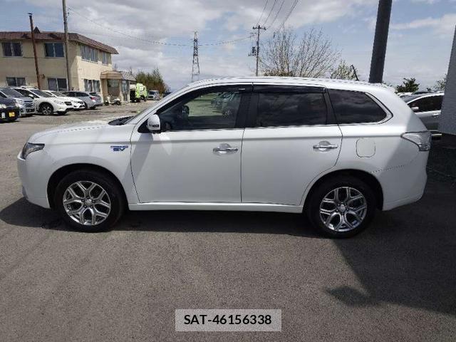 Mitsubishi OUTLANDER PHEV 2013-10 7798612-16
