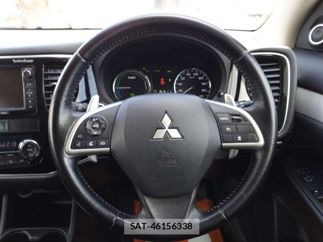 Mitsubishi OUTLANDER PHEV 2013-10 7798612-18