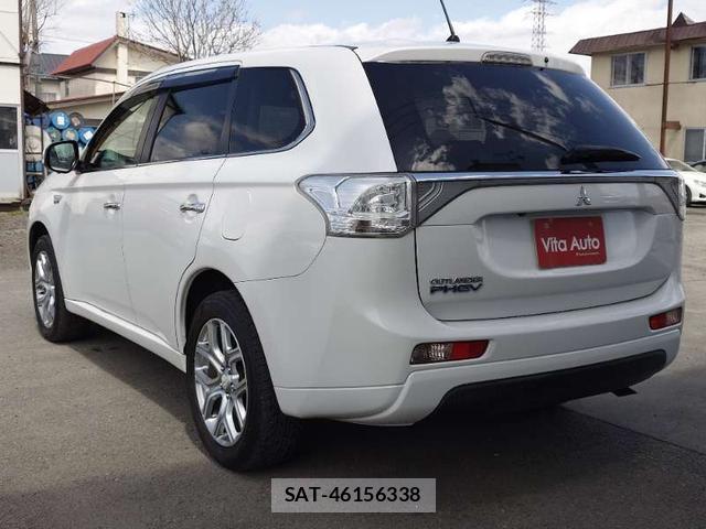 Mitsubishi OUTLANDER PHEV 2013-10 7798612-19