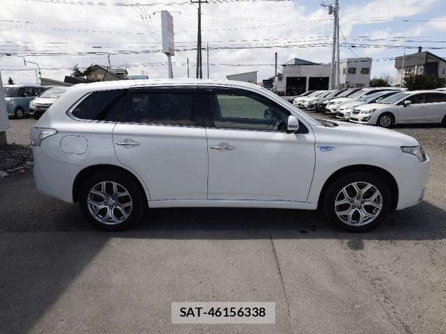 Mitsubishi OUTLANDER PHEV 2013-10 7798612-2