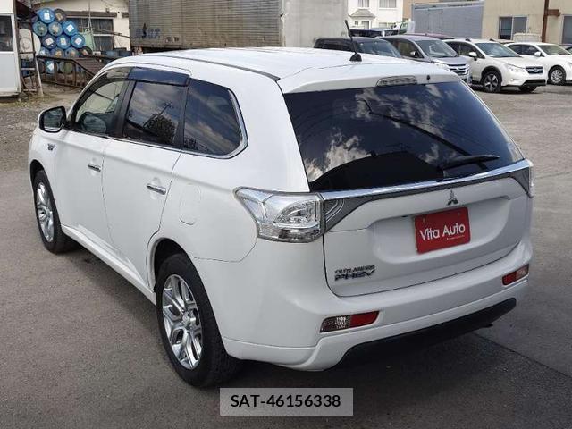 Mitsubishi OUTLANDER PHEV 2013-10 7798612-4