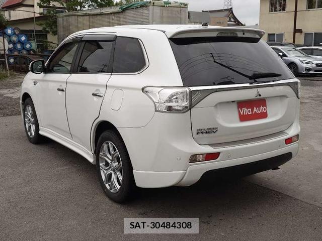 Mitsubishi OUTLANDER PHEV 2013-03 7798629-4