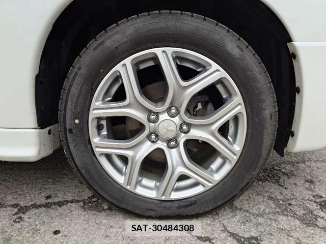 Mitsubishi OUTLANDER PHEV 2013-03 7798629-5