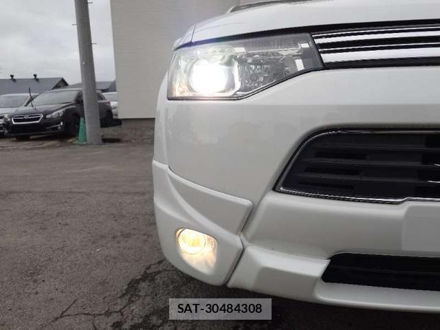 Mitsubishi OUTLANDER PHEV 2013-03 7798629-6