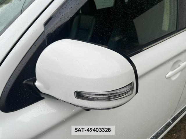 Mitsubishi OUTLANDER PHEV 2016-02 7800052-12
