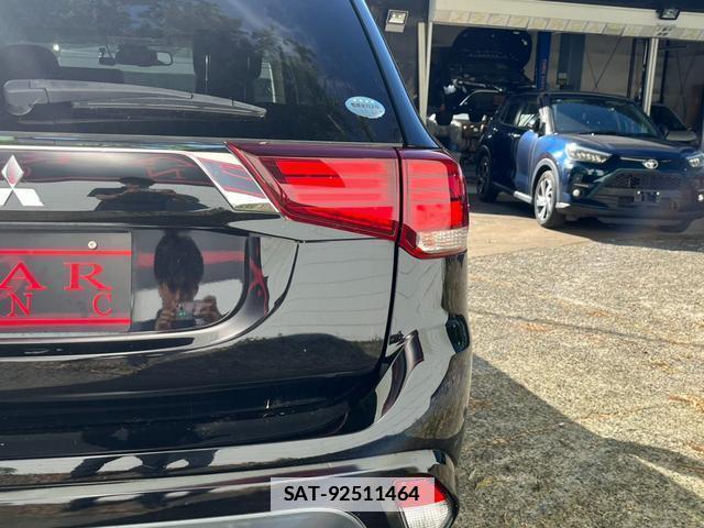 Mitsubishi OUTLANDER PHEV 2016-02 7800092-16