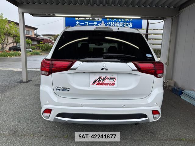 Mitsubishi OUTLANDER PHEV 2017-05 7801942-10
