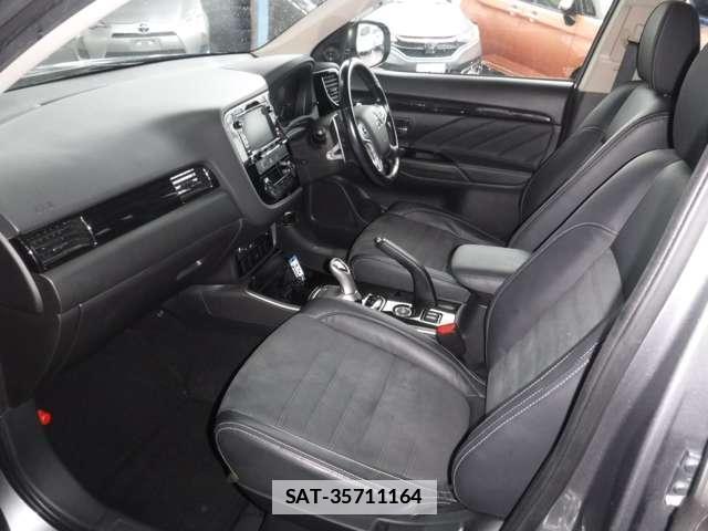 Mitsubishi OUTLANDER PHEV 2016-01 7803260-8