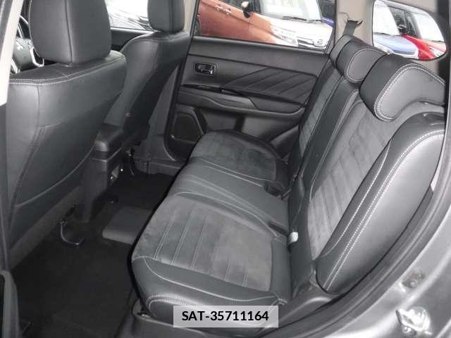 Mitsubishi OUTLANDER PHEV 2016-01 7803260-9