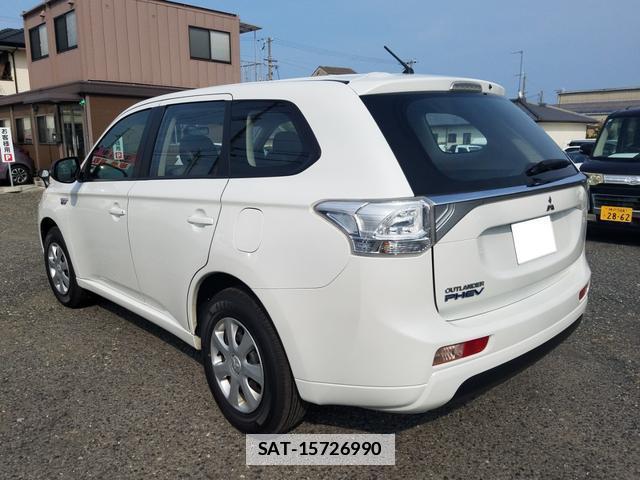 Mitsubishi OUTLANDER PHEV 2014-06 7806698-1
