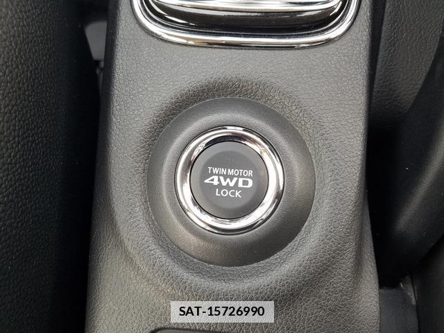 Mitsubishi OUTLANDER PHEV 2014-06 7806698-13