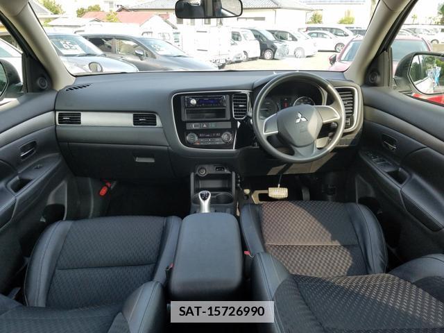 Mitsubishi OUTLANDER PHEV 2014-06 7806698-2