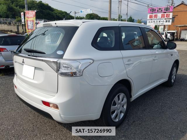 Mitsubishi OUTLANDER PHEV 2014-06 7806698-5