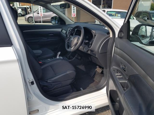 Mitsubishi OUTLANDER PHEV 2014-06 7806698-6