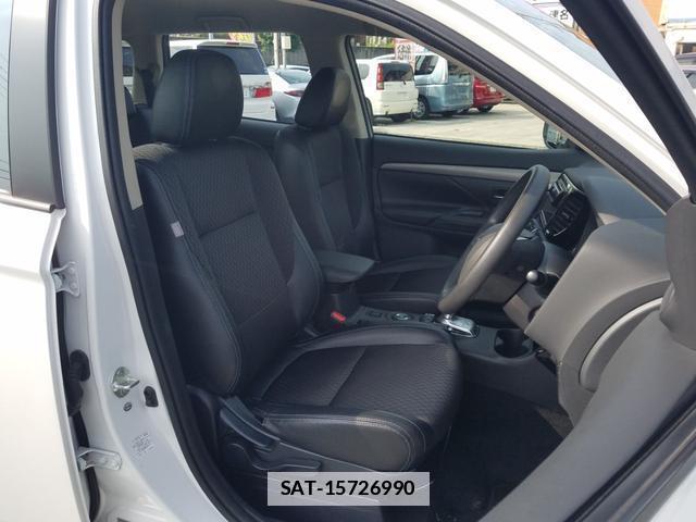 Mitsubishi OUTLANDER PHEV 2014-06 7806698-7
