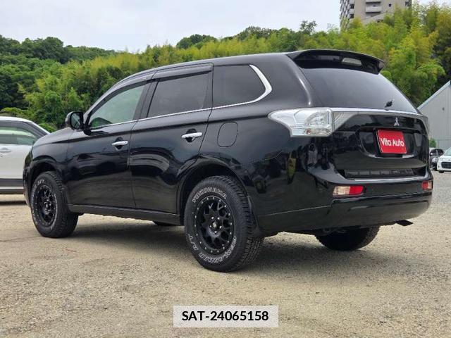 Mitsubishi OUTLANDER PHEV 2013-12 7808504-16