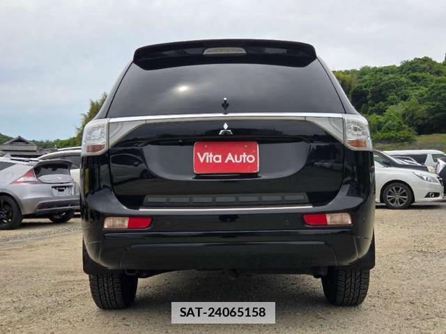 Mitsubishi OUTLANDER PHEV 2013-12 7808504-4
