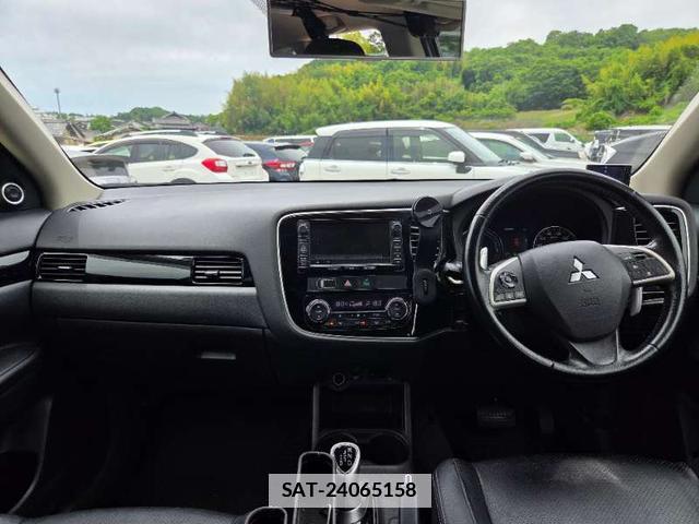 Mitsubishi OUTLANDER PHEV 2013-12 7808504-8
