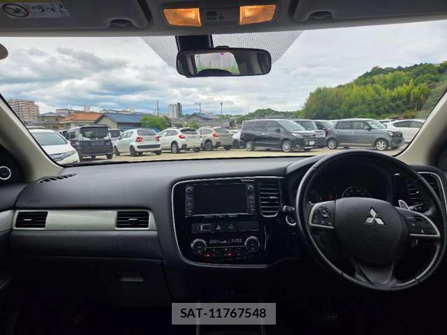 Mitsubishi OUTLANDER PHEV 2013-09 7808526-7
