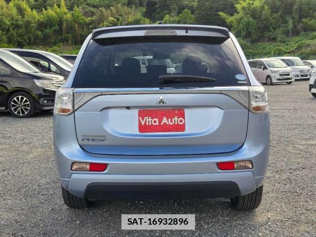 Mitsubishi OUTLANDER PHEV 2014-06 7808532-10