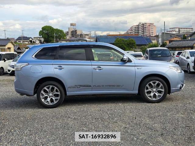 Mitsubishi OUTLANDER PHEV 2014-06 7808532-13