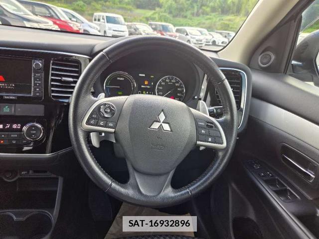 Mitsubishi OUTLANDER PHEV 2014-06 7808532-18