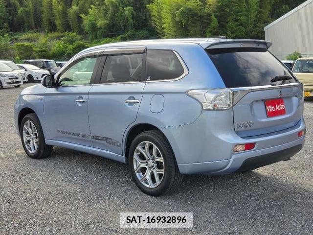 Mitsubishi OUTLANDER PHEV 2014-06 7808532-19