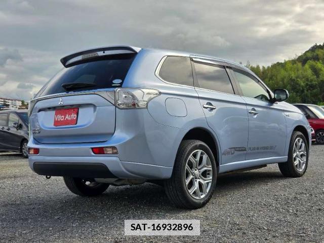 Mitsubishi OUTLANDER PHEV 2014-06 7808532-3