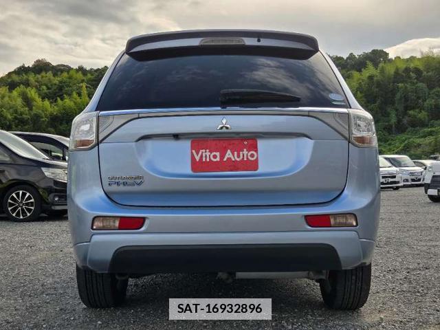 Mitsubishi OUTLANDER PHEV 2014-06 7808532-4