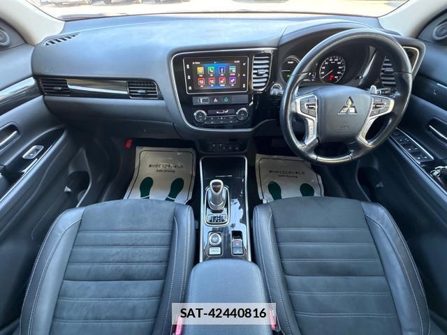 Mitsubishi OUTLANDER PHEV 2017-03 7808911-1