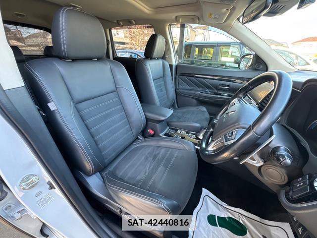Mitsubishi OUTLANDER PHEV 2017-03 7808911-10