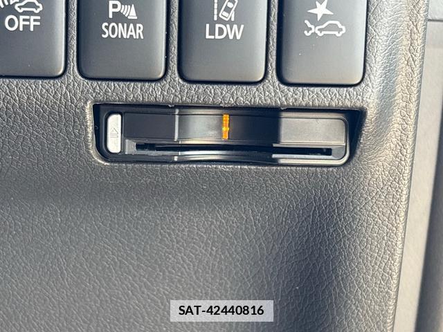 Mitsubishi OUTLANDER PHEV 2017-03 7808911-5