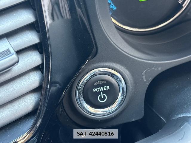 Mitsubishi OUTLANDER PHEV 2017-03 7808911-7