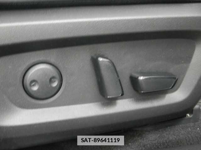 Mitsubishi OUTLANDER PHEV 2025-04 7810806-12